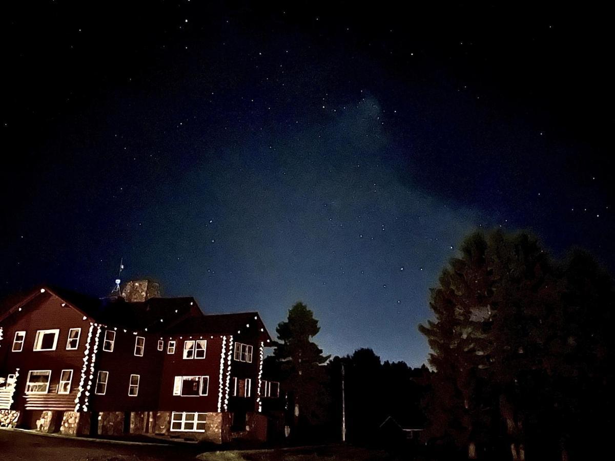 Unity Sky Lodge Jackman Eksteriør bilde