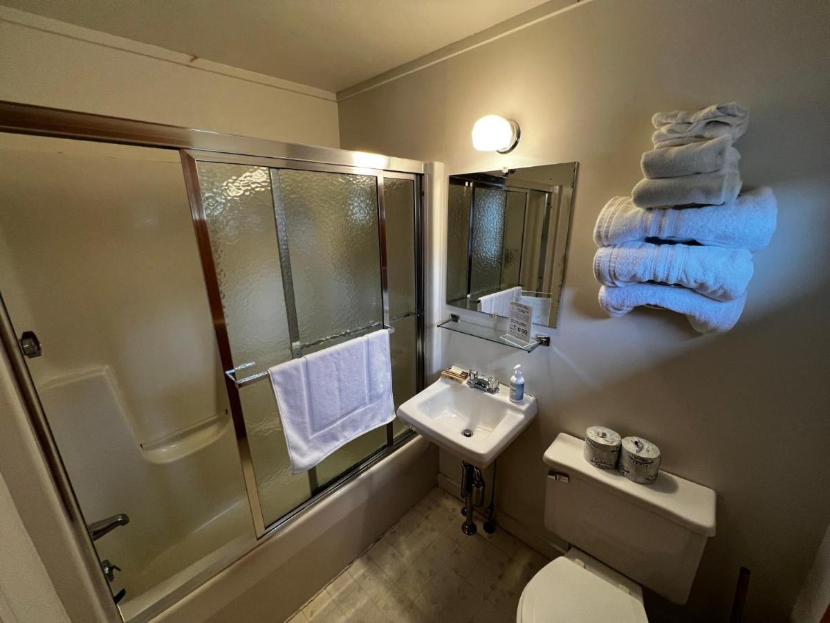 Unity Sky Lodge Jackman Eksteriør bilde